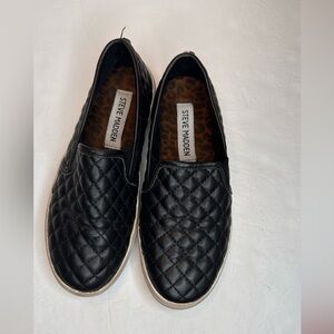 Steve Madden Black Quilted Girls Kids Loafers Slides Size 3